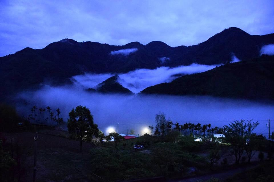 Walk Cloud Bed And Breakfast Meishan Eksteriør billede