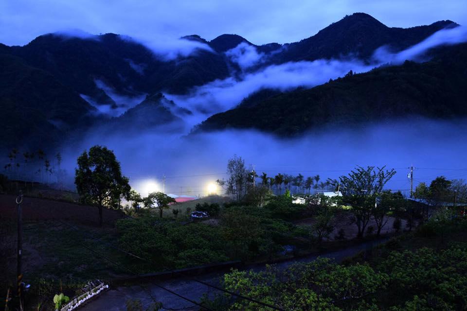 Walk Cloud Bed And Breakfast Meishan Eksteriør billede